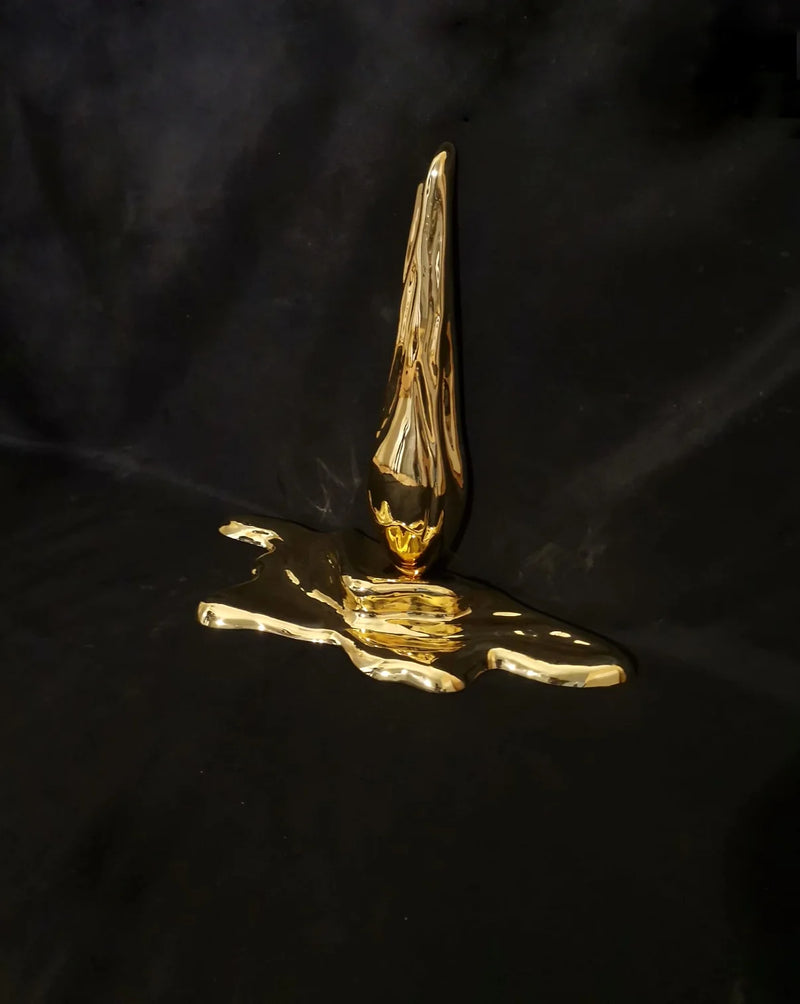 Saka Gold Luxury Handcrafted Polished Brass Wall Lamp