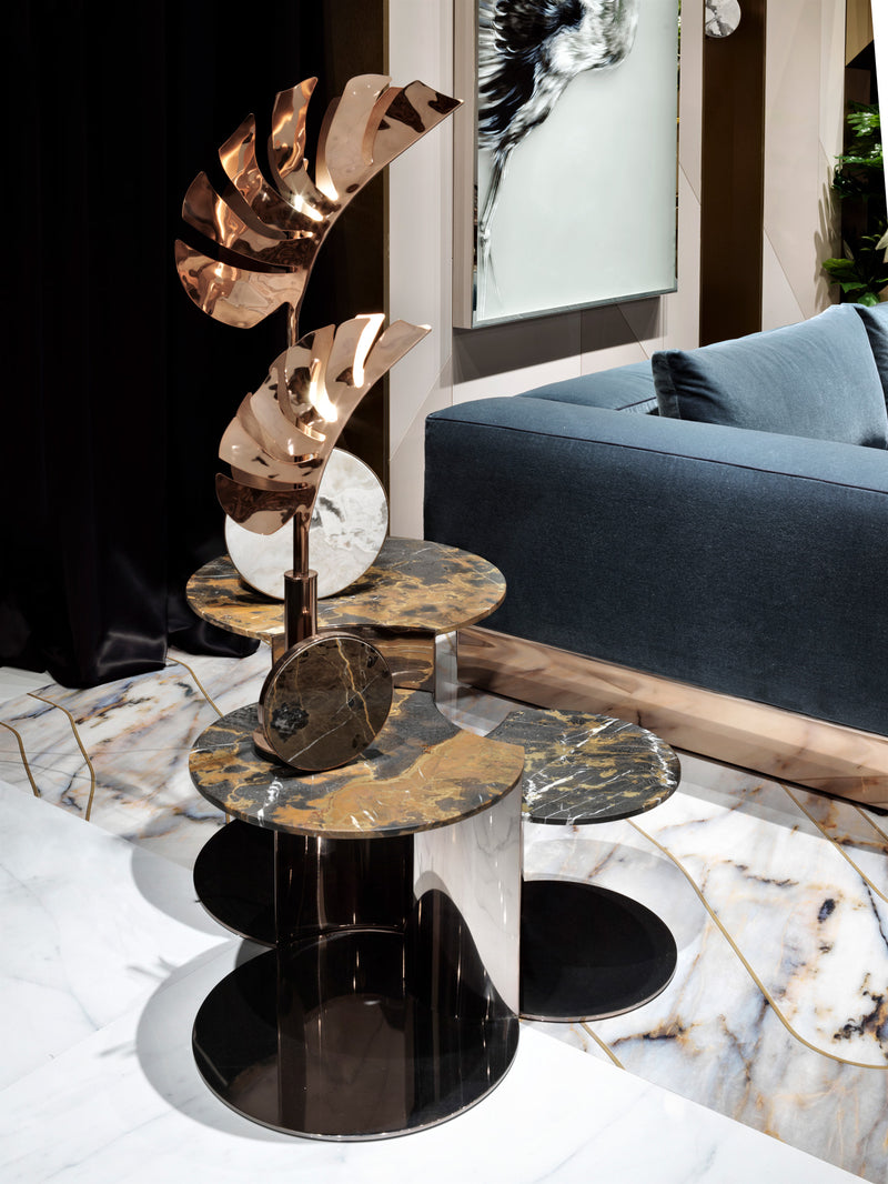 Marble Base Table Lamp: Visionnaire's Callia Table Lamp features a luxurious marble base that complements the modern design of the leaf-shaped diffuser.