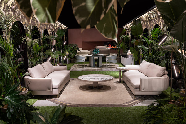 Luxury Modern Living Room Table: The Franky Low Table by Visionnaire elevates your space with a captivating interplay of materials. This piece features polished marble, a stainless steel base with rich leather details, and a functional matte lacquered undertop.