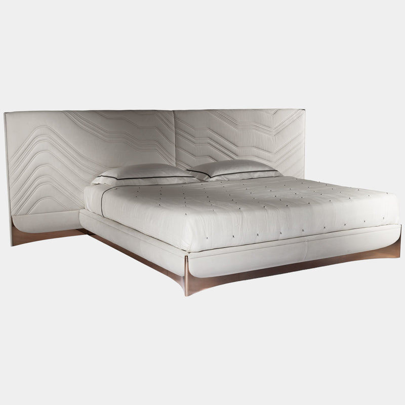Luxury Master Bedroom Furniture: The Visionnaire Ca' Foscari Bed is the centerpiece you need for your master bedroom. This Italian-designed bed boasts a quilted leather headboard and a curved stainless steel base for ultimate luxury.