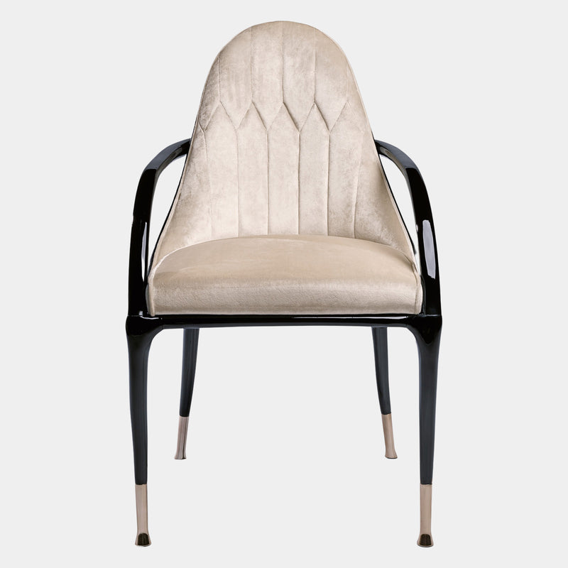 Visionnaire's Jera Padded Chair: A modern masterpiece for the discerning homeowner. This Italian-designed chair features a unique organic shape, luxurious quilted velvet upholstery with contrasting leather accents, and a customizable metal finish for a touch of personalised luxury.