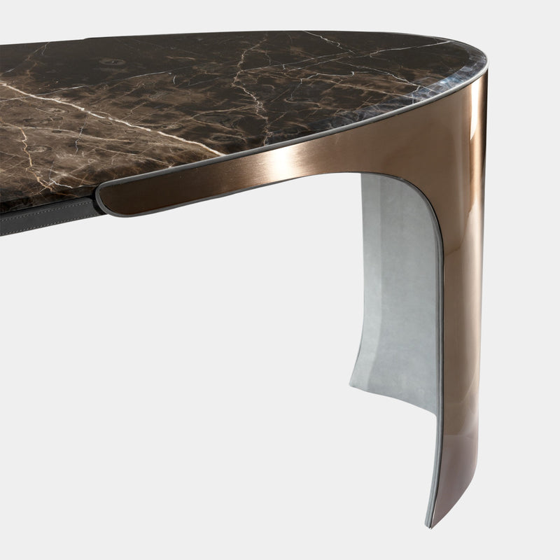 Aerodynamic Design Home Office Desk: The Visionnaire Jet Plane Desk boasts a captivating aerodynamic design, inspired by sleek jet planes, making it a statement piece for the modern home office.