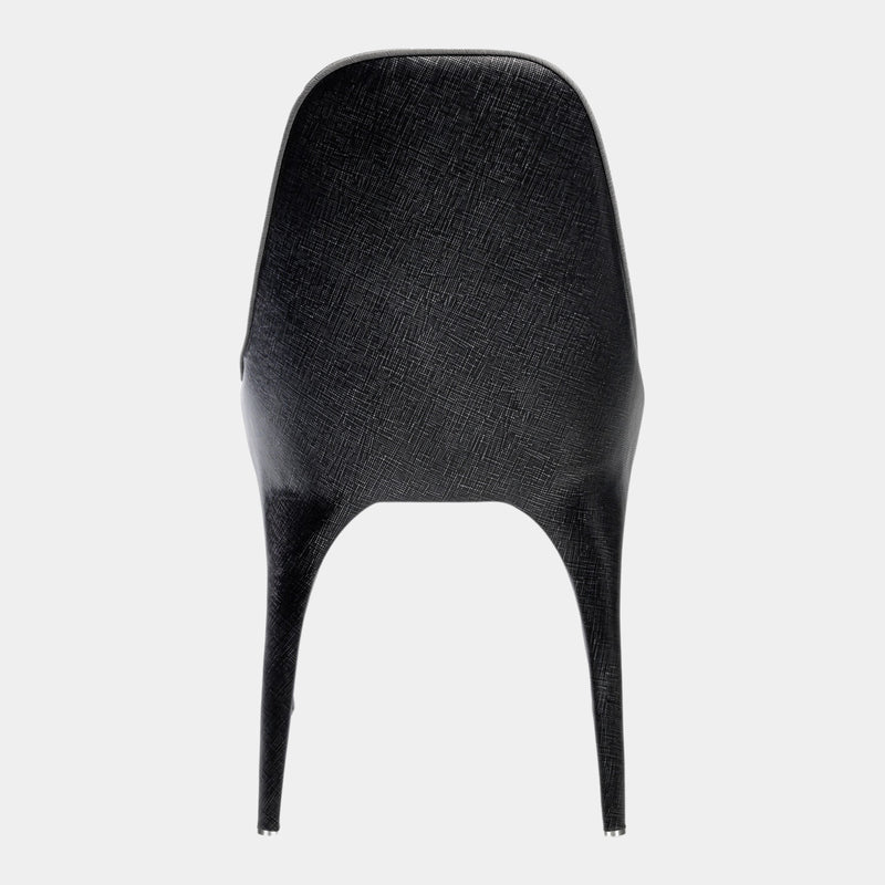 Bespoke Modern Dining Chair: Visionnaire's Palmyra Chair allows for customisation. Choose from a variety of finishes, upholstery options, and bespoke sizes to create the perfect dining chair for your space.